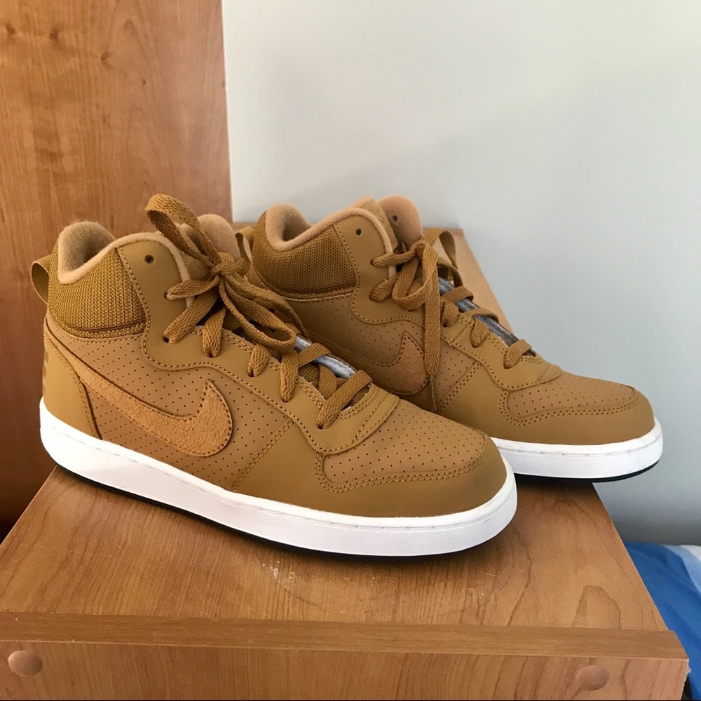 🔥Nike high tops sneakers NWOT🔥